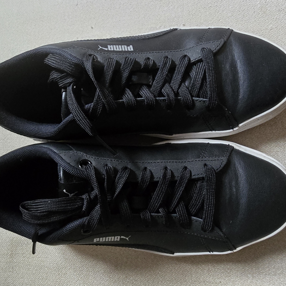 Puma Women's Black Sneakers